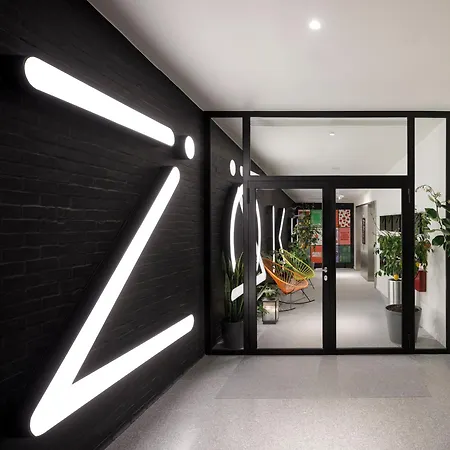 Zoku 4* Paris