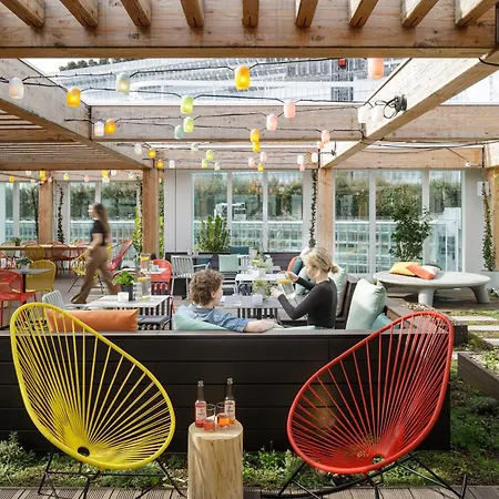Zoku Aparthotel 4*