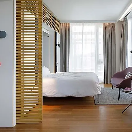 Zoku 4* باريس