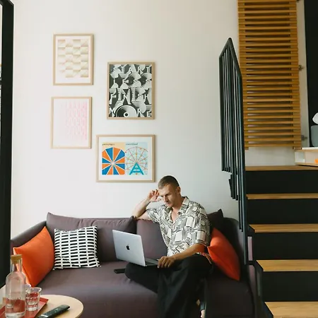 Zoku Apartahotel