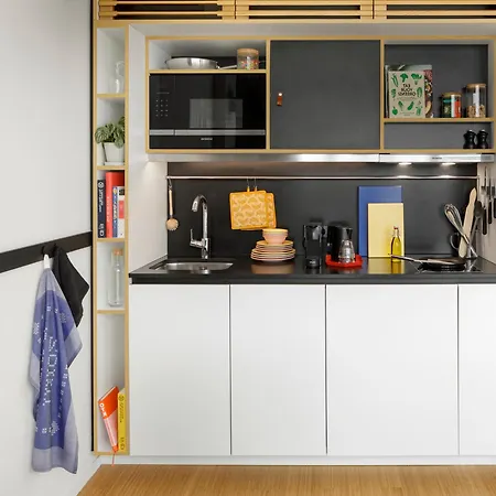 Zoku Apartahotel 4*